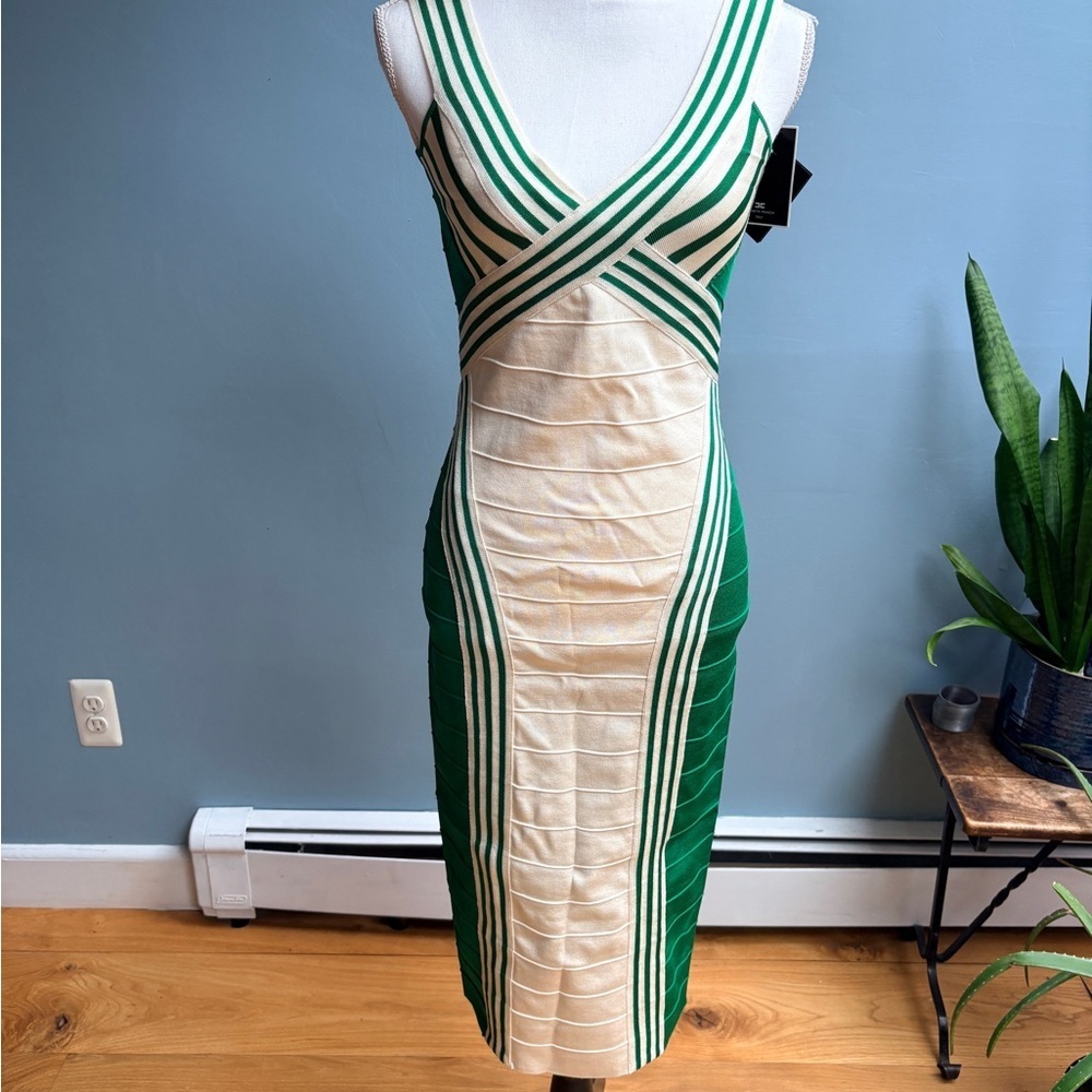 NWT Elizabeth Franchi Sheath Dress. Size EU44